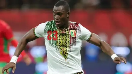 related_news_inside_blogsفالنسيا يحسم صفقة لاعب الأهلي أليو ديانغ مجانًا