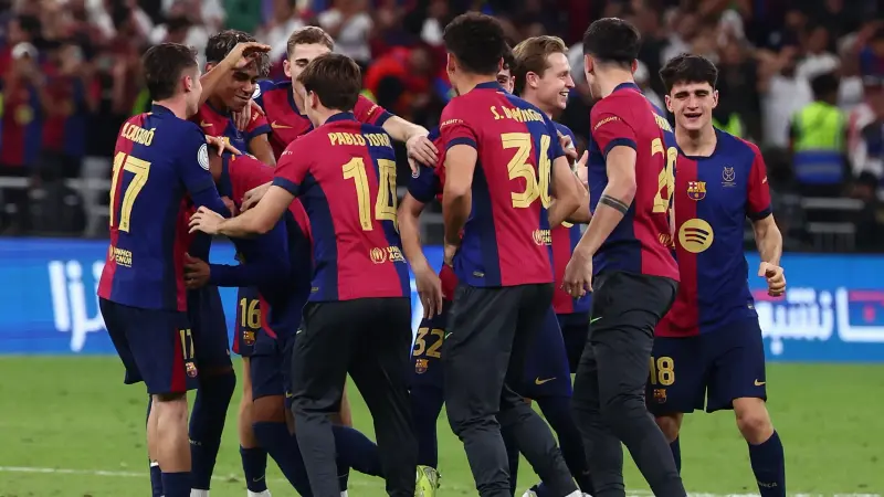 غيابات برشلونة اليوم أمام ريال بيتيس.. مارتينيز ينضمّ للقائمة