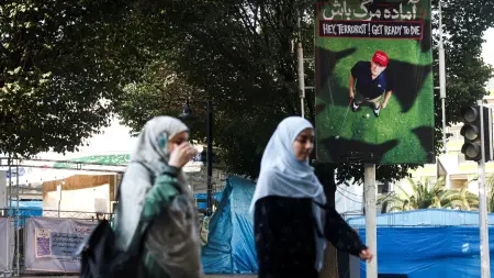 تقرير: فراغ في القيادة وانقسام داخل الحرس.. ماذا يحدث في إيران؟