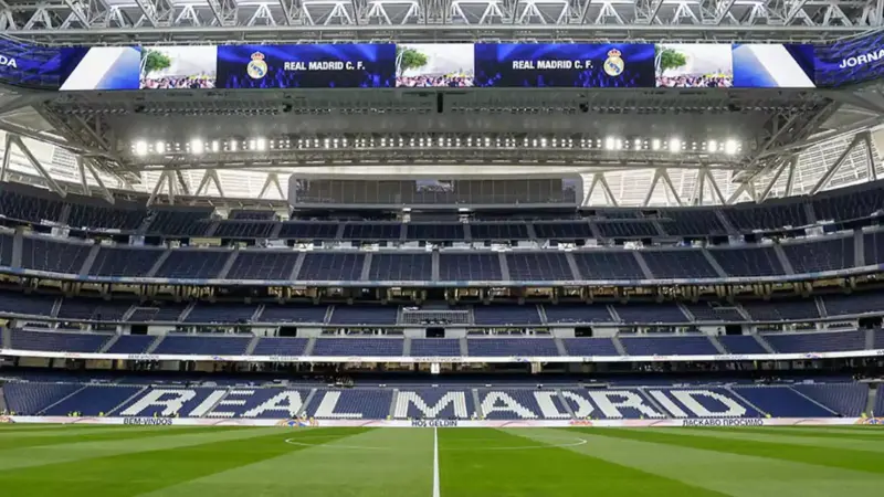 فيديو - ريال مدريد يحصل على الضوء الأخضر لغلق سقف البرنابيو أمام أرسنال