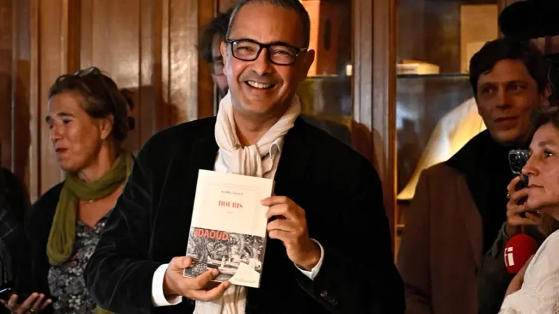 كاتب جزائري ينفي استخدام قصة إحدى ضحايا "العشرية السوداء" في "حوريات"