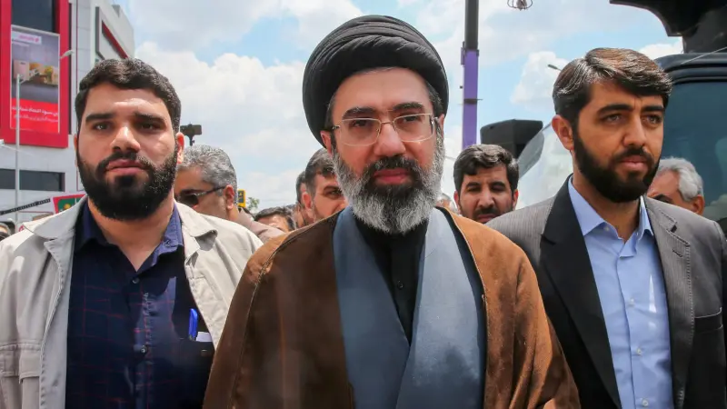 وزير الخارجية الأميركية يكشف دور مجتبى خامنئي في مفاوضات إيران