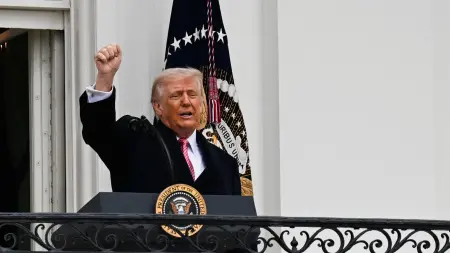 "بلومبرغ": ترامب لا ينوي تنفيذ هجوم بري ضد إيران