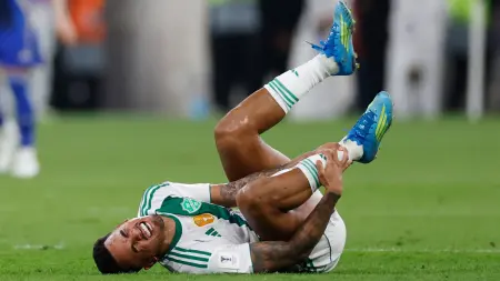 related_news_inside_blogsتفاصيل إصابة غالينو ومدة غيابه.. ضربة قوية في صفوف أهلي جدة