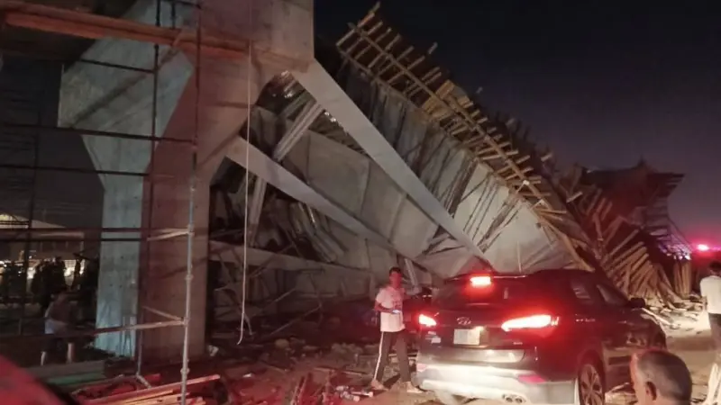 فيديو - العراق.. قتلى وجرحى في انهيار جسر بكربلاء