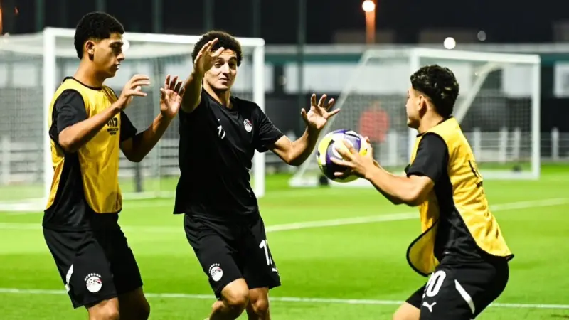 القنوات الناقلة لمباراة مصر ضد إنجلترا اليوم في كأس العالم للناشئين 2025 مع الموعد والتشكيلة