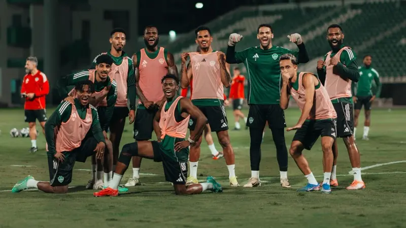 تشكيلة الأهلي اليوم أمام القادسية.. الغيابات تخيم على القمة