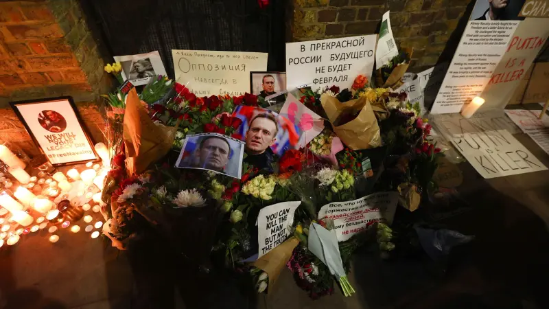 الكرملين يُلاحق نافالني.. في حياته ومماته