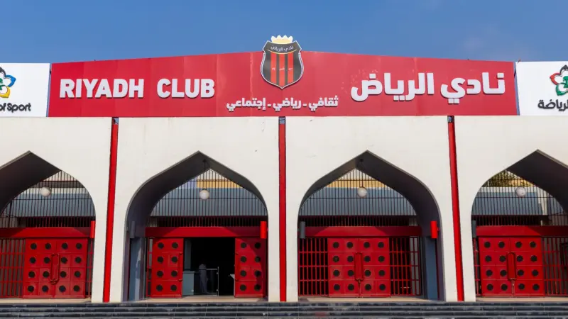 ما قصة إسلام أخصائي العلاج الطبيعي بنادي الرياض السعودي؟