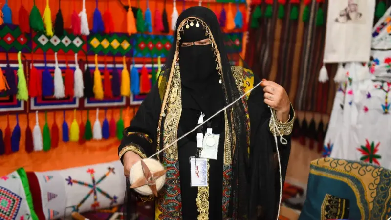 وافق عليه مجلس الوزراء السعودي.. ما هو نظام الحرف والصناعات اليدوية؟