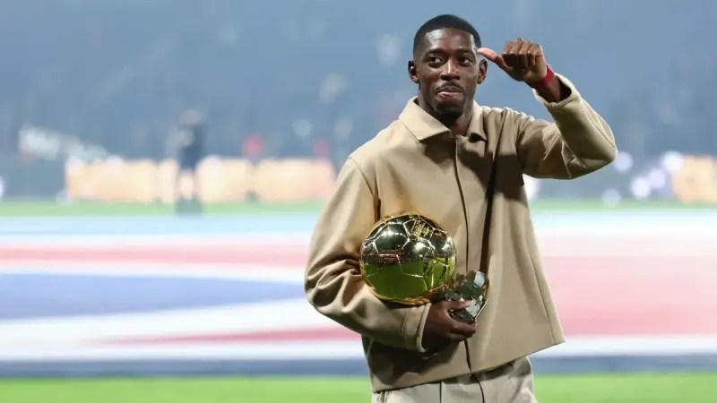 ديمبيلي يكشف عن رسالة ميسي له بعد الفوز بالكرة الذهبية