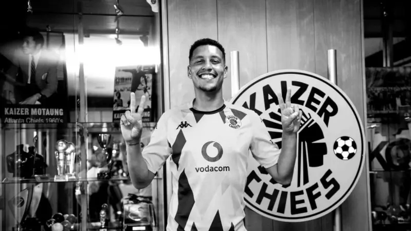 لصوص يقتلون لاعبا كايزر تشيفز الجنوب إفريقي رميا بالرصاص