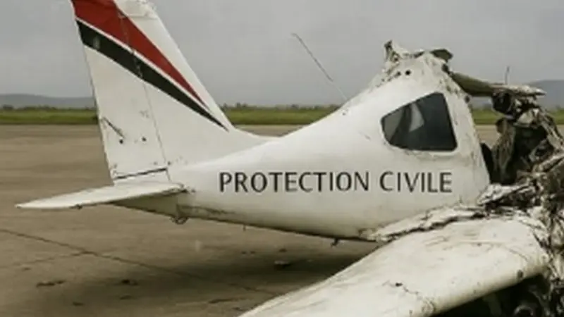 وفاة 4 أشخاص جراء سقوط طائرة في مطار بالجزائر