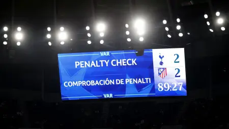 related_news_inside_blogsهداف الدوري الإنجليزي التاريخي ينتقد قرارات تقنية "الفار"