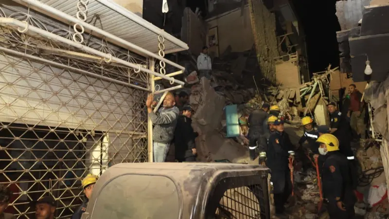 ارتفاع ضحايا عقار إمبابة المنهار في مصر.. التفاصيل والأسباب