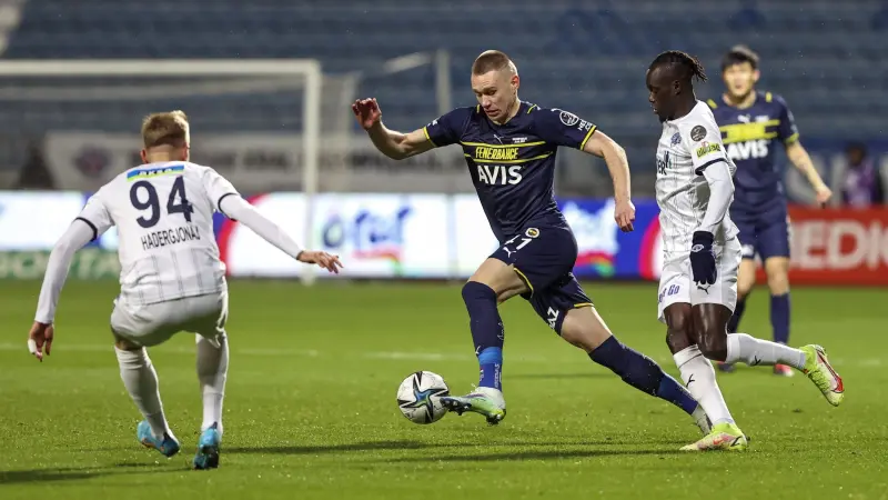 القنوات الناقلة لمباراة فناربخشة ضد قاسم باشا اليوم في الدوري التركي مع الموعد والتشكيلة