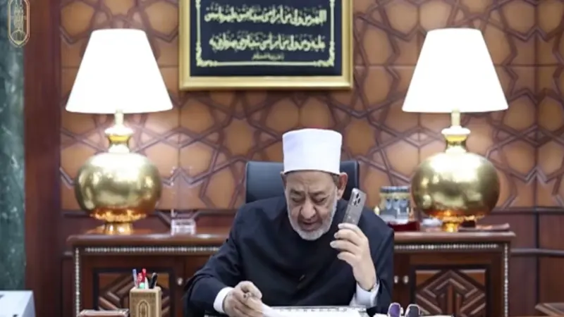 فيديو - اتصال مفاجئ من شيخ الأزهر يُبكي طالبة فرحا.. وتوأمها تحصد مفاجأة ثانية
