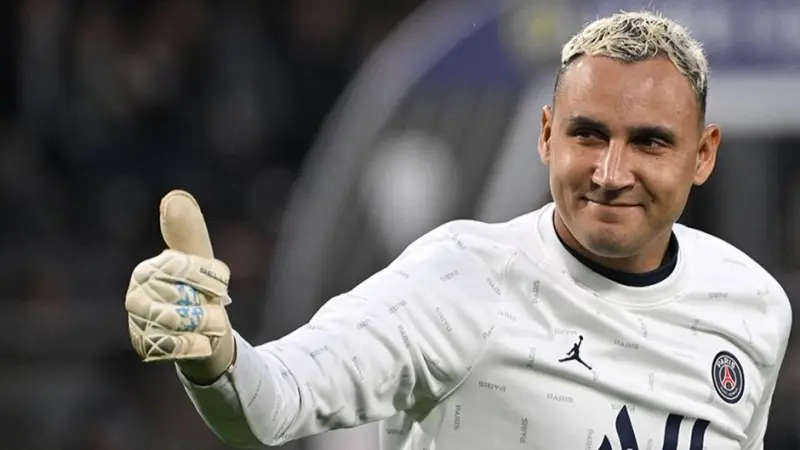 الهلال السعودي يخطط لاستقطاب حارس باريس سان جيرمان المنبوذ