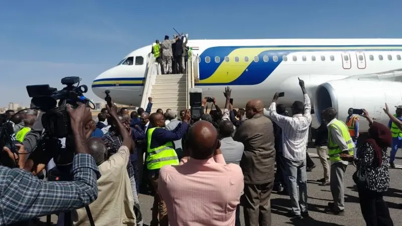 عودة الرحلات الجوية إلى الخرطوم بعد توقف طويل بسبب النزاع