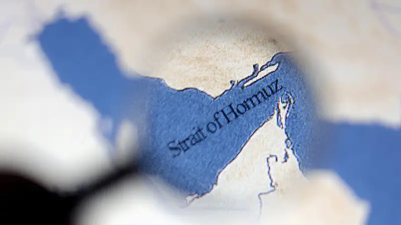 رصد 20 سفينة تتجه إلى مخرج "هرمز" بعد إعلان فتحه