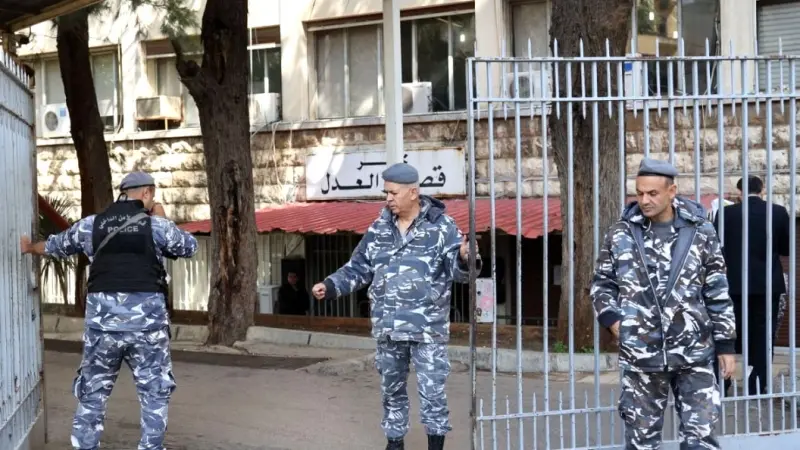 جريمة تهز لبنان.. أبٌ يتحوّل إلى جلاد ويعذب ويتحرش بأطفاله