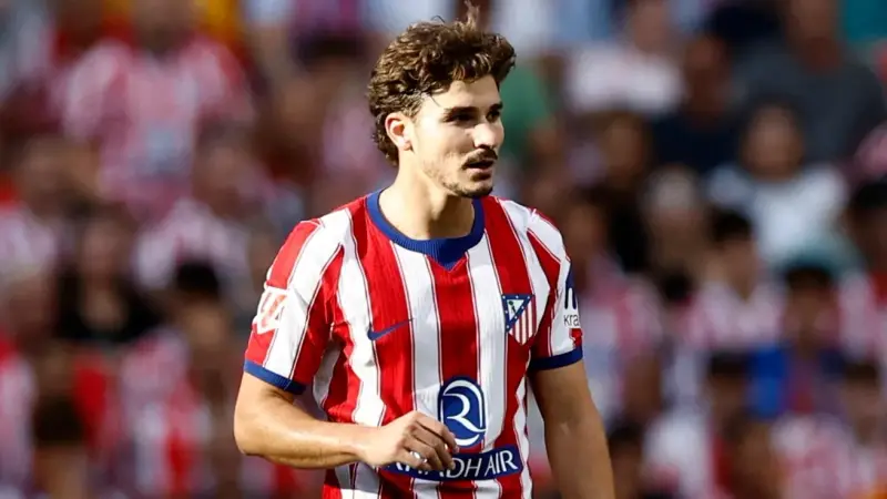 كواليس تعثر صفقة انتقال خوليان ألفاريز من أتلتيكو مدريد إلى برشلونة