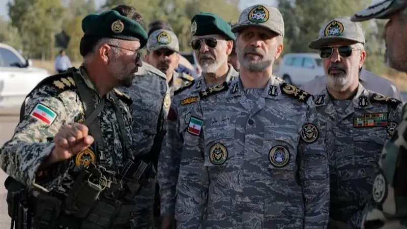 قائد الجيش الإيراني يهدّد: سنرد بحزم على أي اعتداءات