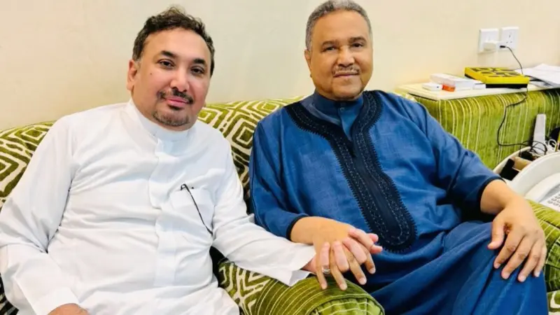 فيديو - "أنا طيب".. محمد عبده يطمئن محبيه