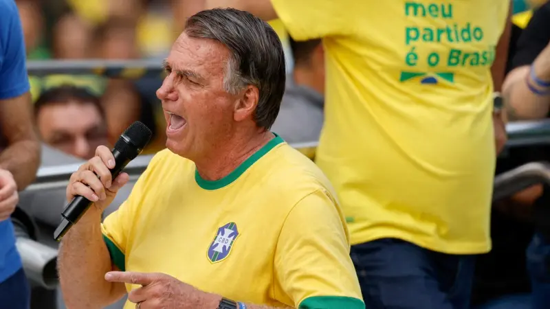 الشرطة البرازيلية تتهم بولسونارو رسميا بالتخطيط لانقلاب