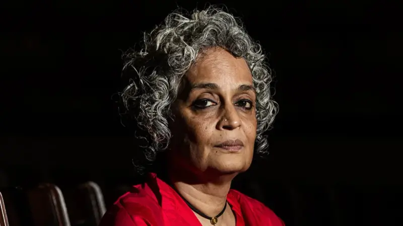 بسبب السياسة.. روائية تقاطع مهرجان برلين السينمائي