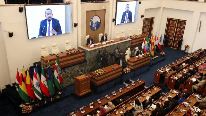 المشهد باختصار: انطلاق قمة الاتحاد الإفريقي.. ومفاجأة بشأن مقتل إبستين