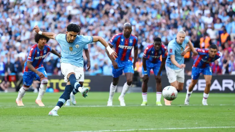 حارس كريستال بالاس يوضح سبب تصديه لركلة جزاء عمر مرموش