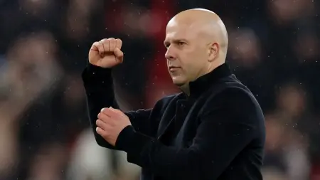 related_news_inside_blogsسلوت يشيد بردة فعل ليفربول ويُلمّح لتعزيزات دفاعية بعد الفوز على نيوكاسل