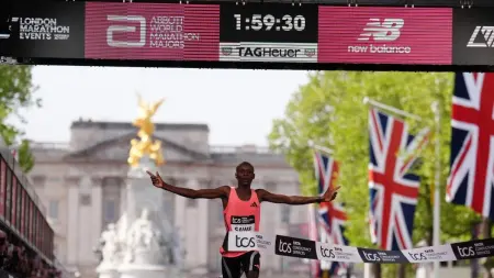 related_news_inside_blogsإنجاز تاريخي في ماراثون لندن.. ساوي يكسر حاجز الساعتين