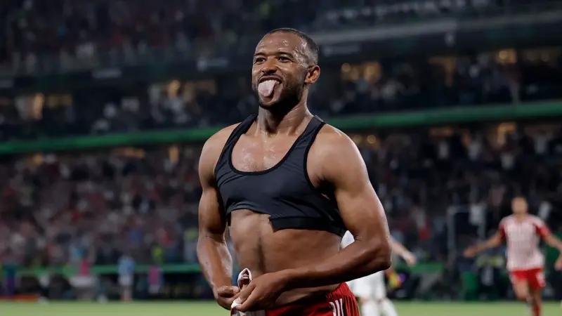 أيوب الكعبي صانع أفراح أوليمبياكوس.. قصة مشوار ملهم