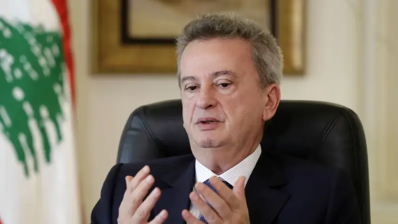 حاكم مصرف لبنان السابق يخضع لحراسة أمنية في المستشفى