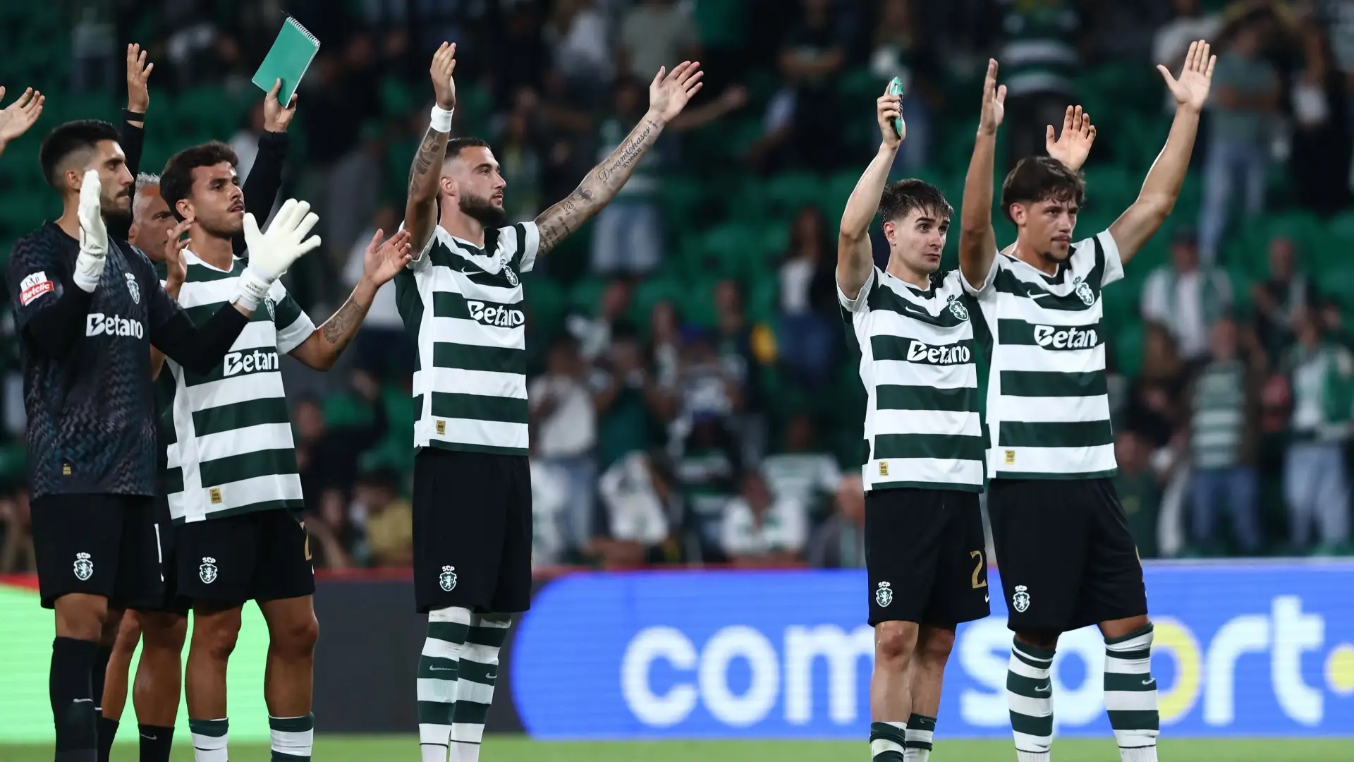 سبورتينغ لشبونة يستهل جملته بقوة في موسم الدوري البرتغالي الجديد (رويترز) سبورتينغ لشبونة يستهل جملته بقوة في موسم الدوري البرتغالي الجديد (رويترز)