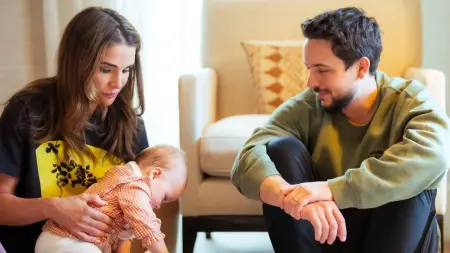 الأمير الحسين بن عبد الله الثاني يحتفل بابنته