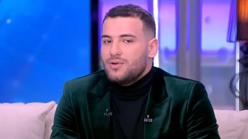 مطرب المهرجانات مسلم يتعرض لوعكة صحية ويتهم مصطفى كامل.. ما القصة؟