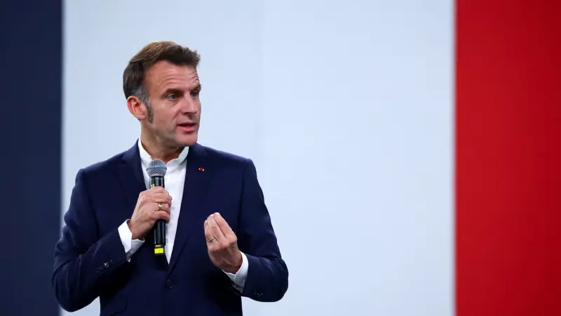 ماكرون يتهم حزب "فرنسا الأبية" بمعاداة السامية