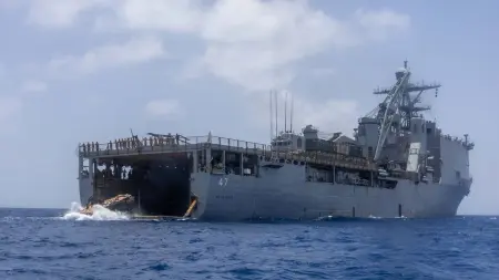 related_news_inside_blogsتقرير: أميركا تبدأ تطهير مضيق هرمز من الألغام الإيرانية باستخدام الربوتات