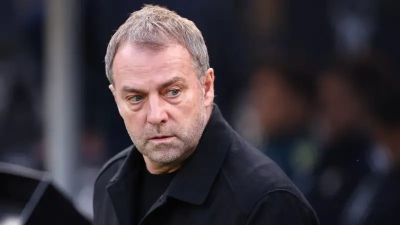 فليك يشيد بأداء لاعبي برشلونة بعد معادلة رقم قياسي في الليغا