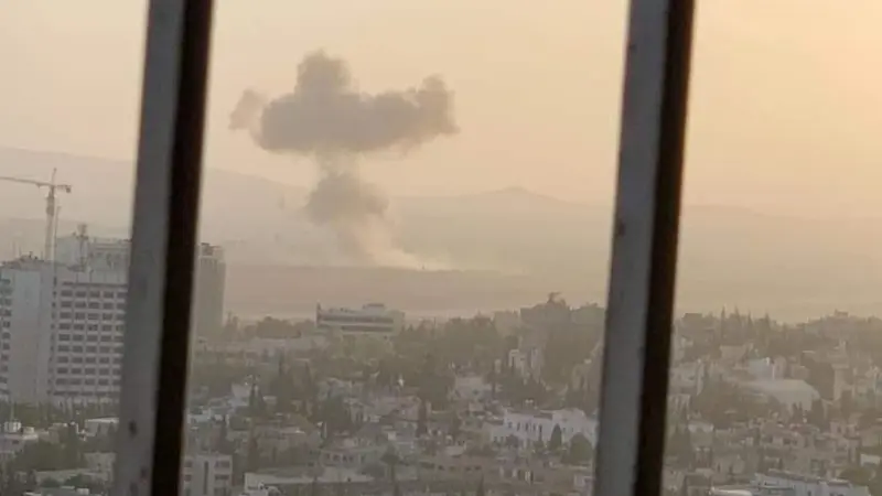 قصف إسرائيلي يُخرج مطار دمشق الدولي عن الخدمة مجددا