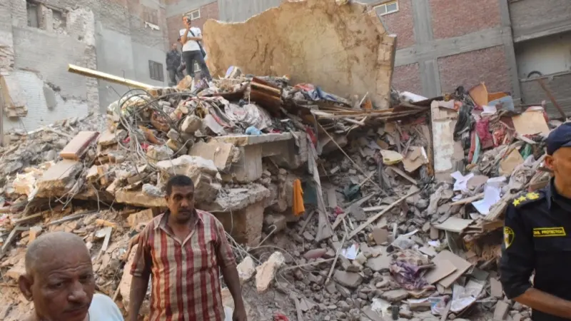 مصر.. ارتفاع عدد ضحايا عقار أسيوط المنهار إلى 14 قتيلا