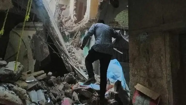 مصرع 9 أشخاص بانهيار عقار من 5 طوابق في القاهرة