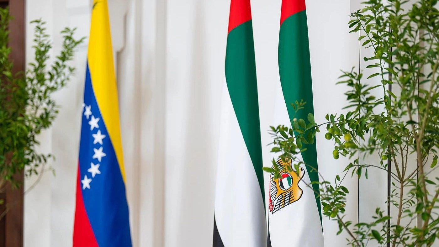 عبدالله بن زايد ووزير خارجية فنزويلا يبحثان تعزيز العلاقات 