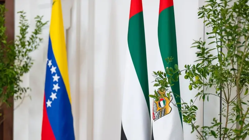 عبدالله بن زايد ووزير خارجية فنزويلا يبحثان تعزيز العلاقات