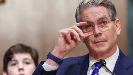 أميركا تغلق باب الإعفاءات أمام نفط إيران وروسيا