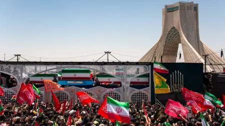 related_news_inside_blogsصور - قُم تستقبل جثمان خامنئي وسط مراسم تشييع رسمية وشعبية واسعة