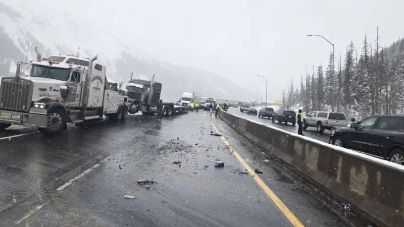 فيديو - 70 مركبة.. حادث سير مروع على طريق سريع بكولورادو